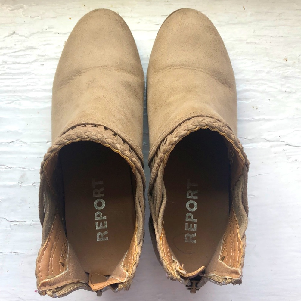 Im selling size 4.5 REPORT dress shoes